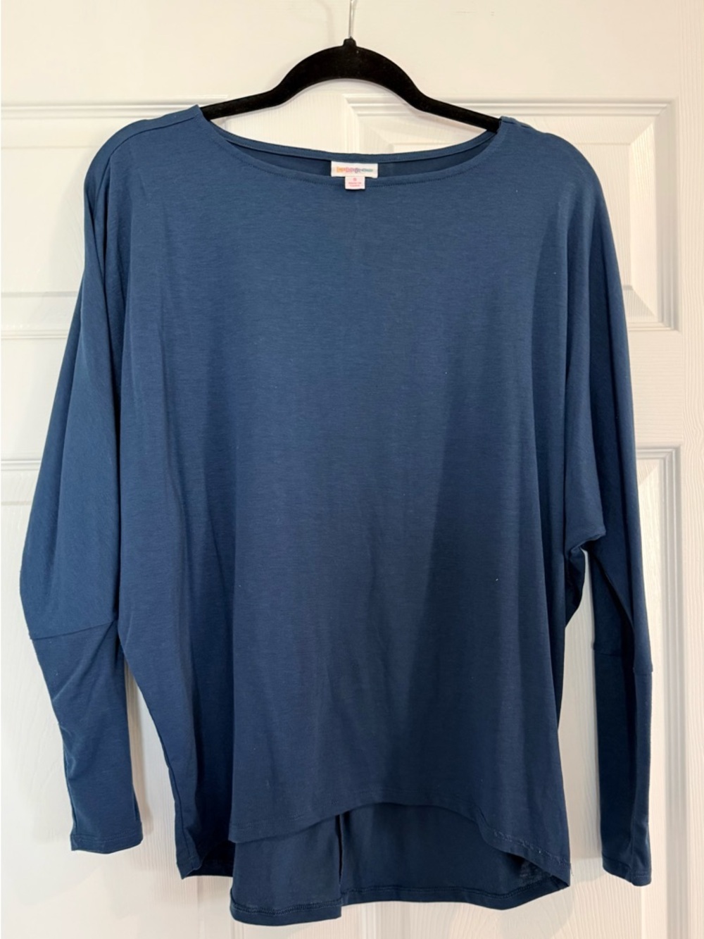Lularoe: ComfortFit Long Sleeve “Batwing” Shirt - Navy (Linda)